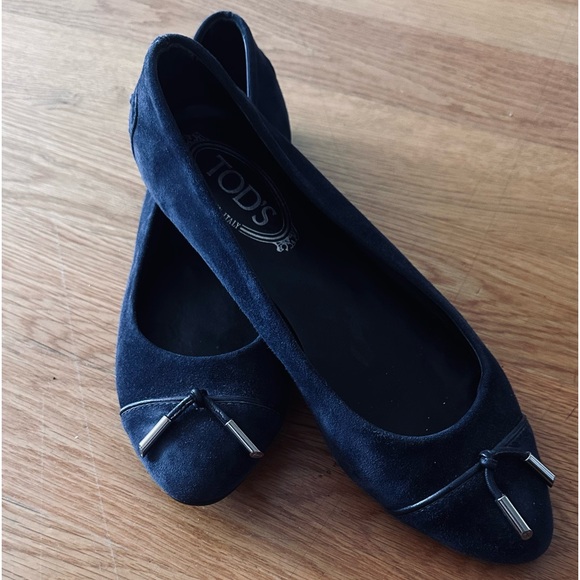 TODS Tod's Dark Navy Blue Suede Ballerina Ballet Flats Almond Toe Tassels - Picture 3 of 7